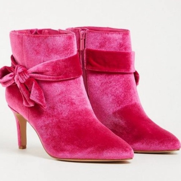 torrid Shoes - Torrid Size 7 WW Pink Crushed Velvet Pointed Heel Ankle Bootie